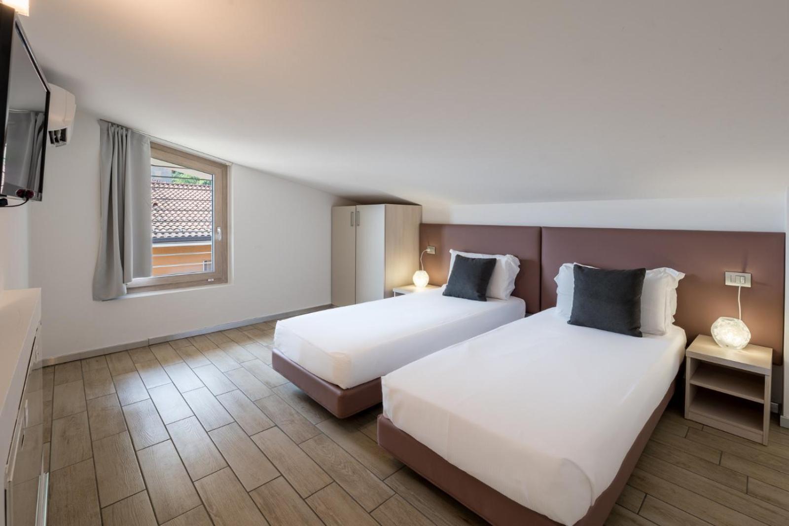 Bellagio Village- 4 Apartments By The Lake - Seasonal Warm Pool And Sauna Oliveto Lario Стая снимка